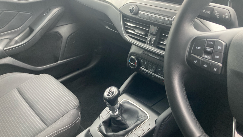 Ford Focus 1.0 EcoBoost 125 Titanium 5dr Petrol Hatchback